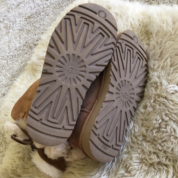 UGG Classic Double Bow Mini in Chestnut Size 6 - Picture 8 of 16